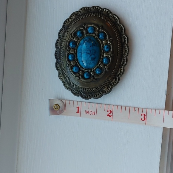 💚Vintage Metal Brass Tone Belt Buckle with Turquoise Coloured Stones - Picture 5 of 5